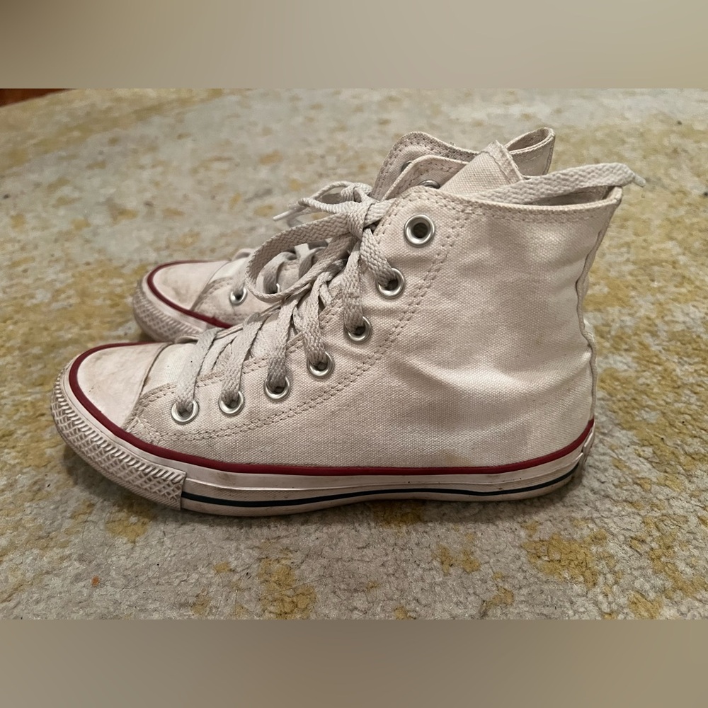 White High-Top All Stars Converse - size 6